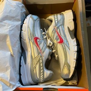 Nike Initiator Size 8.5 wide